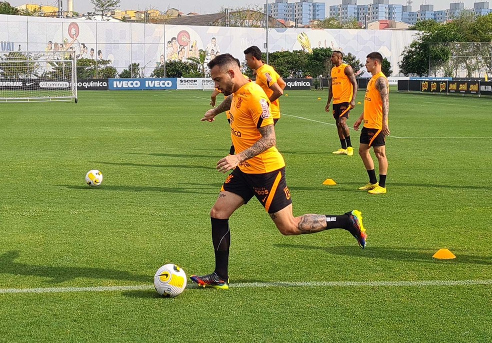 Corinthians se reapresenta após empate em final; reservas iniciam preparação para encarar Goiás