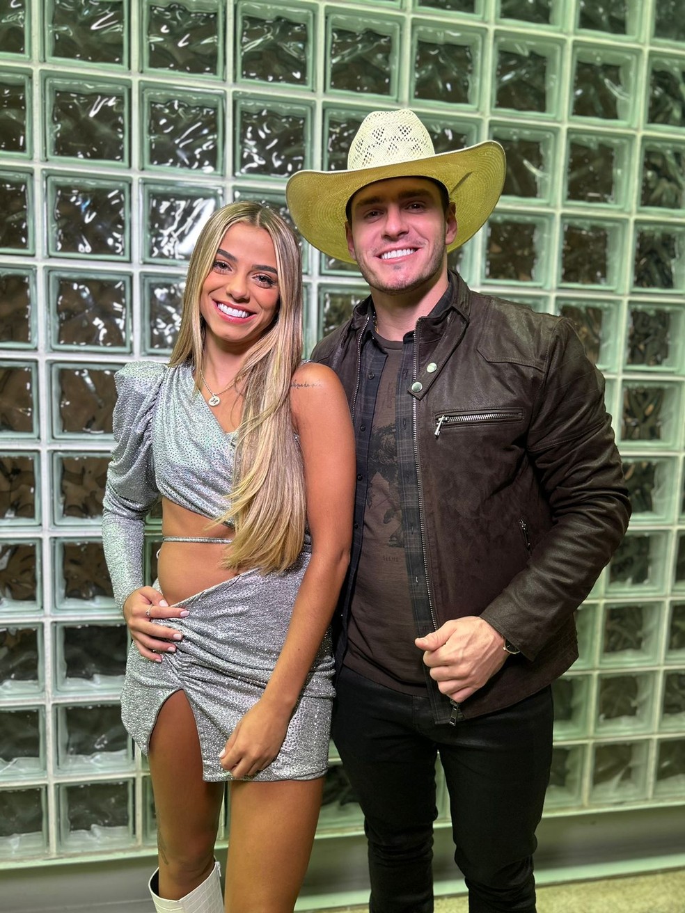 Key Alves e Gustavo nos bastidores da Final do "BBB 23" — Foto: Globo/reprodução 