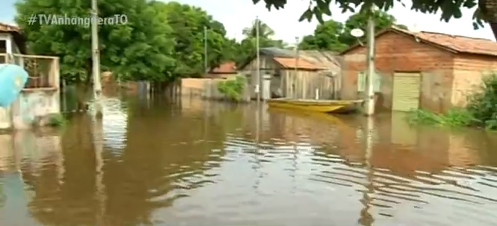 Chuvas deixaram bairros inteiros alagados no norte do estado — Foto: Reprodução/TV Anhanguera