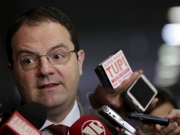 Ministro do Planejamento, Nelson Barbosa, dá entrevista após reunião com presidente do Senado, em Brasília.  (Foto: REUTERS/Ueslei Marcelino)