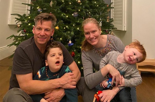 Richard Engel anunciou a morte do filho, Henry, que sofria de síndrome de Rett (Foto: Reprodução / Instagram)