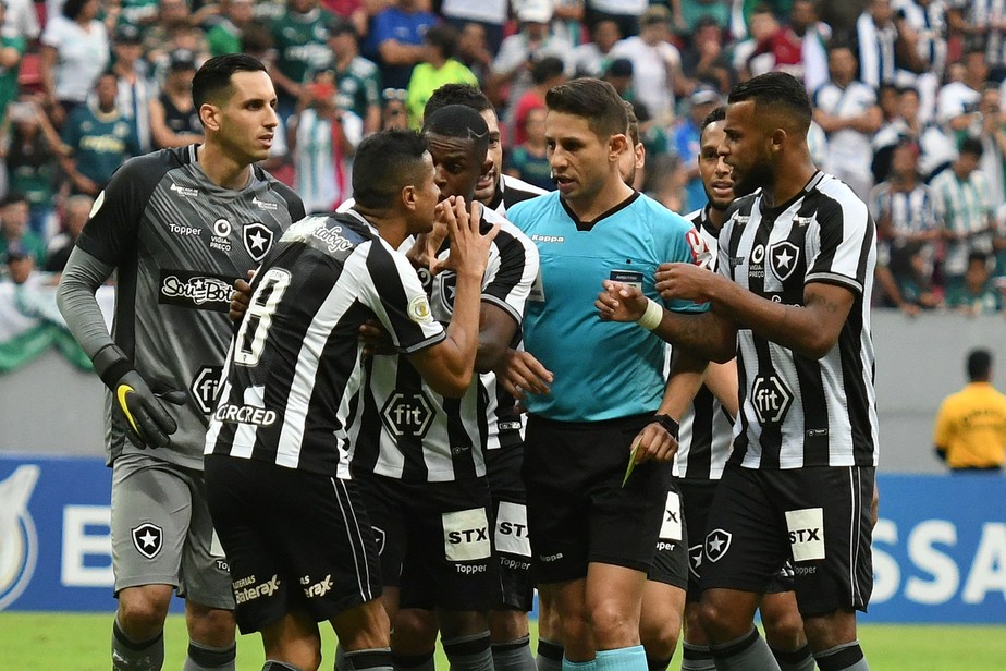 Botafogo x Palmeiras: presidente do STJD determina que CBF nÃ£o homologue resultado do jogo
