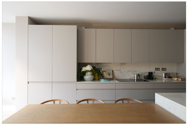 Cozinha cinza: 13 ideias elegantes para usar na decoração (Foto: Divulgação)