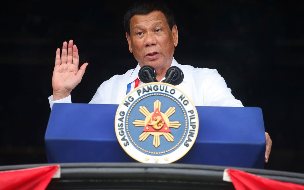 Em discurso, Duterte disse que abusou sexualmente de uma empregada quando era adolescente — Foto: AP Photo/Bullit Marquez