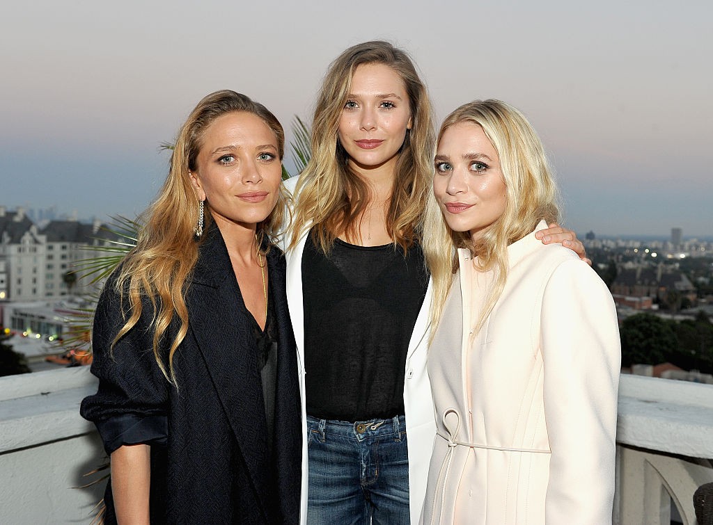 LOS ANGELES, CA - JULY 26:  (L-R) Designer Mary-Kate Olsen, actress Elizabeth Olsen and designer Ashley Olsen attend Elizabeth and James Flagship Store Opening Celebration with InStyle at Chateau Marmont on July 26, 2016 in Los Angeles, California.  (Phot (Foto: Getty Images for InStyle)