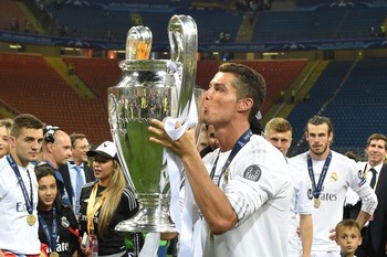 Cristiano Ronaldo Real Madrid Liga dos Campeões taça (Foto: AFP)