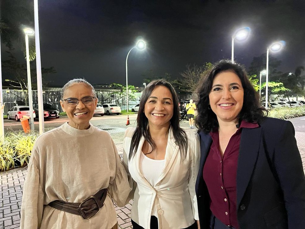 Da esquerda para a direita, Marina Silva (Rede-SP), Eliziane Gama (Cidadania-MA) e Simone Tebet (MDB-RS) nos Estúdios Globo, no debate de Lula contra Bolsonaro — Foto: Reprodução/Twitter