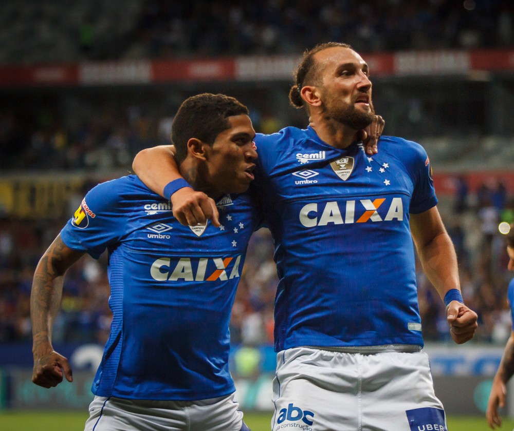 Cruzeiro abre mês decisivo com dúvida de qual atacante será titular