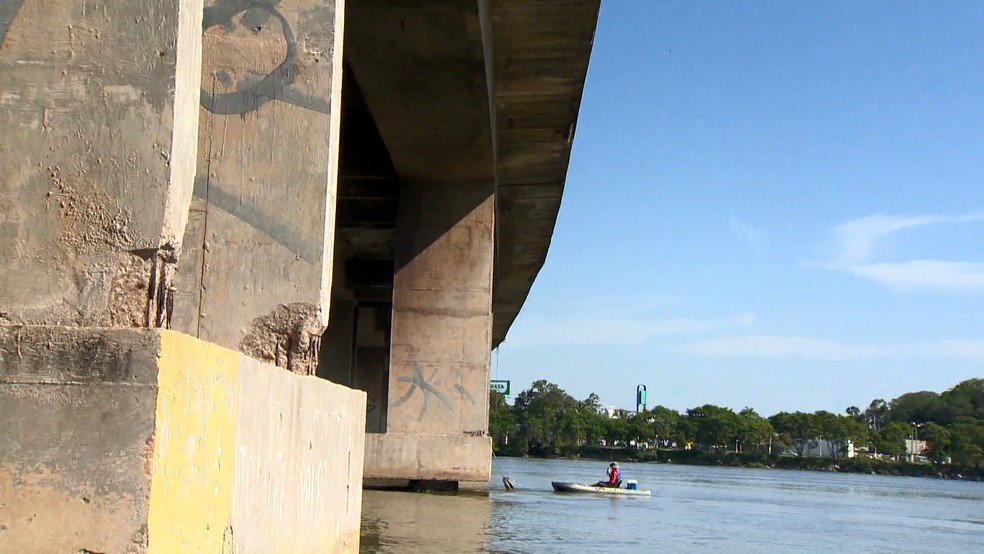 Estrutura da segunda ponte está comprometida, diz Crea — Foto: Reprodução/ TV Gazeta