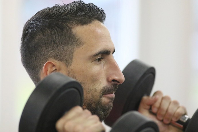 Donatti diz trabalhar em dobro para entrar na hora certa no Flamengo