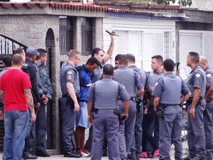 Crimonoso foi detido por volta das 9h35 (Foto: Roberto Strauss / G1)