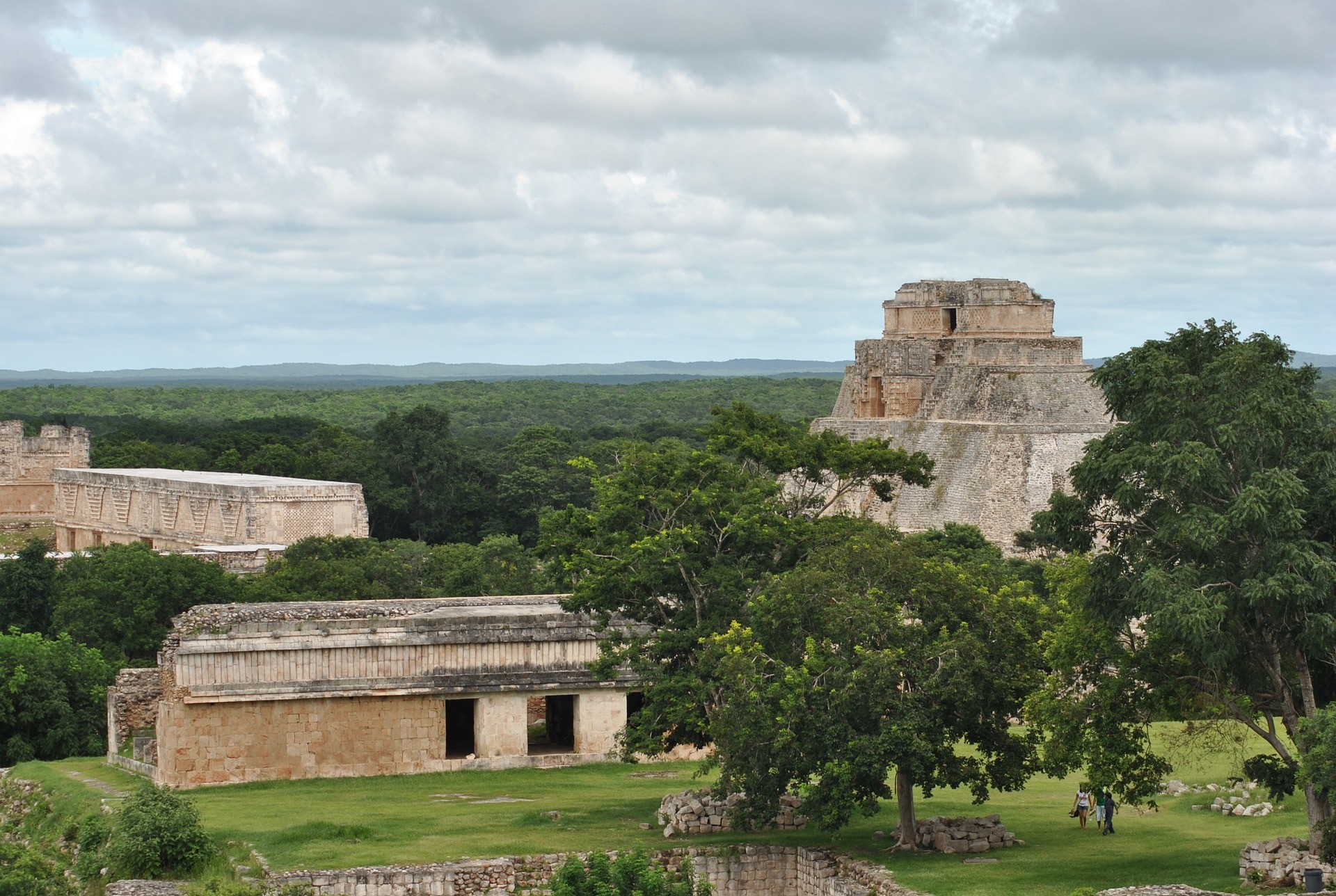 Florestas da península do Iucatã, onde fica as famosas ruínas de Chichén Itzá, nunca se recuperou do desmatamento maia.  (Foto: Creative Commons / ganymedehousepublish)