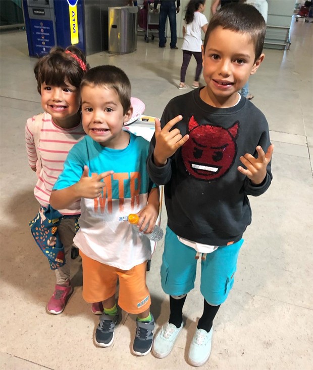 Dom, Bem e Liz, filhos de Luana Piovani e Pedro Scooby (Foto: Reprodução / Instagram)