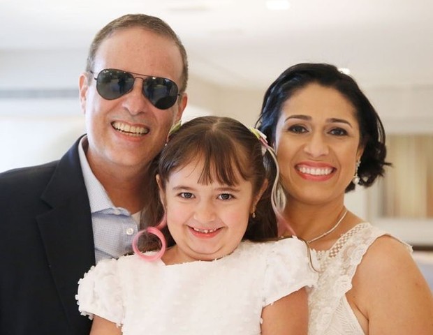 Dudu Braga com a mulher, Valeska, e a filha, Laura (Foto: Reprodução/ Instagram)
