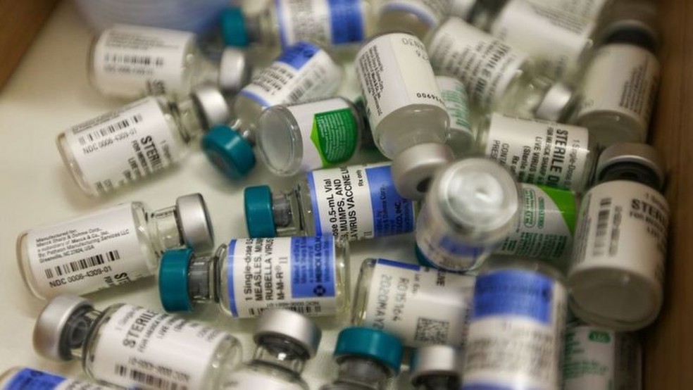 Cobertura de uma série de vacinas vem caindo entre os brasileiros nos últimos anos — Foto: Marcelo Camargo/Ag. Brasil/Via BBC