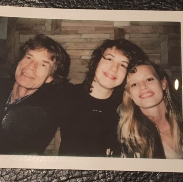 Georgia May Jagger celebra aniversário do pai com foto em família (Foto: Reprodução/Instagram)