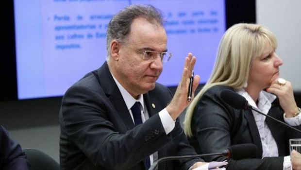O relator da Previdência na comissão, Samuel Moreira (PSDB-SP) admite que retirar ou não os Estados é um ponto 'polêmico' da reforma (Foto: AGÊNCIA CÂMARA DOS DEPUTADOS)