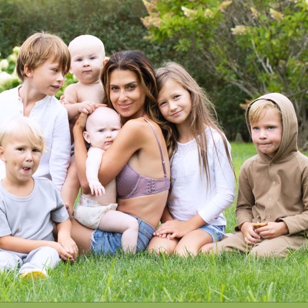 Hilaria Baldwin divide seis filhos com Alec Baldwin (Foto: Reprodução)
