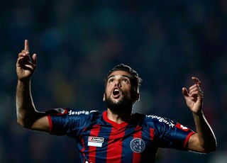 Interesse europeu esfria tratativa, e Grêmio recua em negócio por Mas