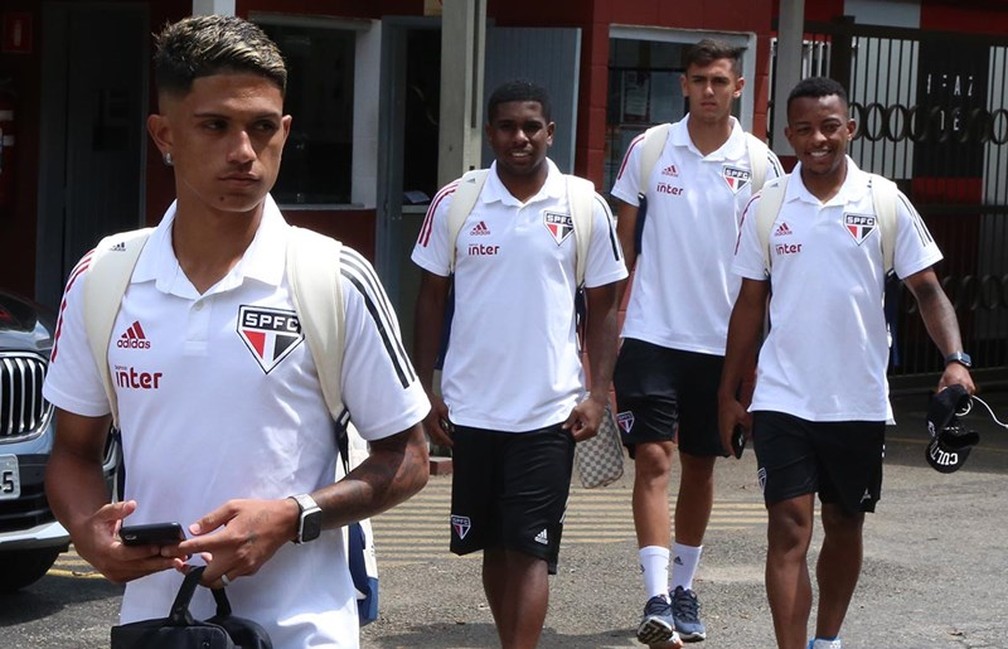 Maia, em destaque, teve opção de compra vendida pelo São Paulo — Foto: Rubens Chiri / saopaulofc.net