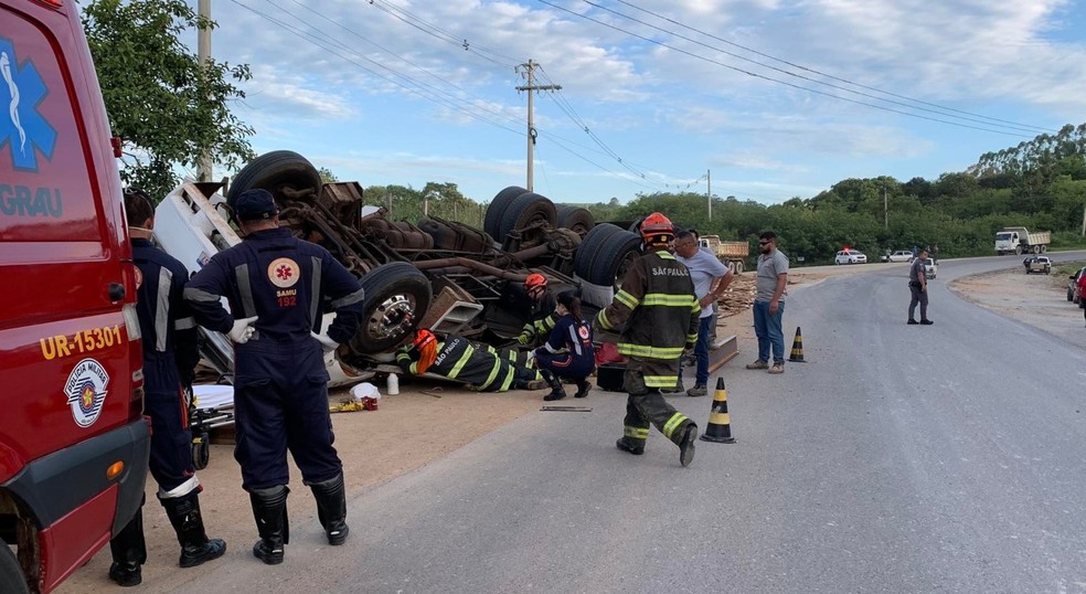 As vítimas foram socorridas em estado grave ao Pronto Socorro de Itapeva (SP) — Foto: Itapeva Alerta