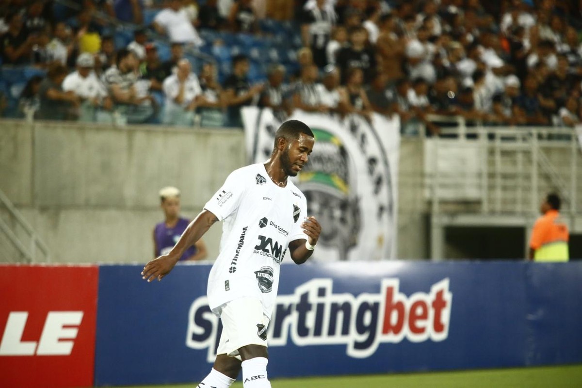 ABC confirma lesão no joelho e meia João Paulo fica fora por 30 dias ...
