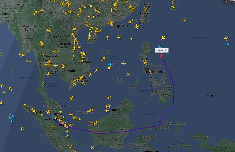 Reprodução do site Flight Radar 24 mostra itinerário de avião do governo dos Estados Unidos, circulando o mar da China e indo na direção de Taiwan, em 2 de agosto de 2022. — Foto: Reprodução