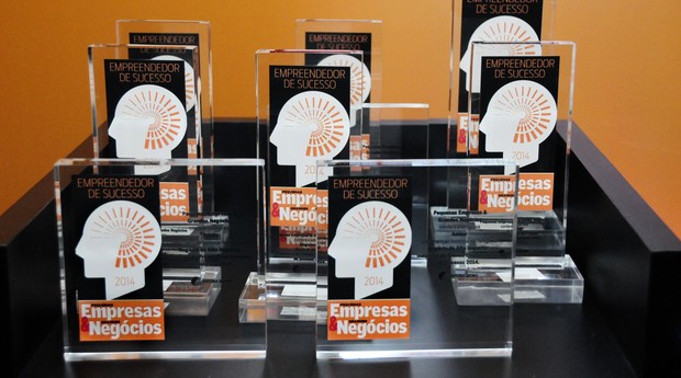 Troféus do Prêmio Empreendedor de Sucesso 2014 (Foto: Sylvia Gosztonyi)