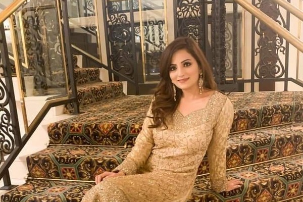 A ex-Miss Paquistão Zanib Naveed (Foto: Reprodução)