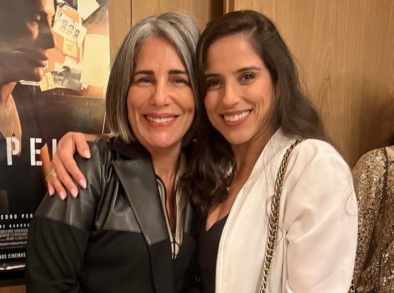 Gloria Pires e Camilla Camargo na première do filme A Suspeita (Foto: Reprodução/Instagram)
