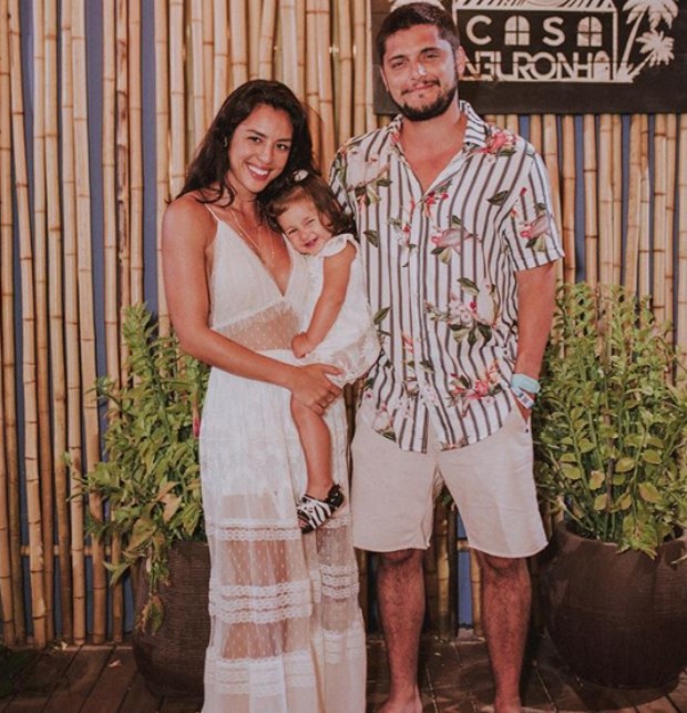 Bruno Gissoni e família (Foto: Reprodução/Instagram)
