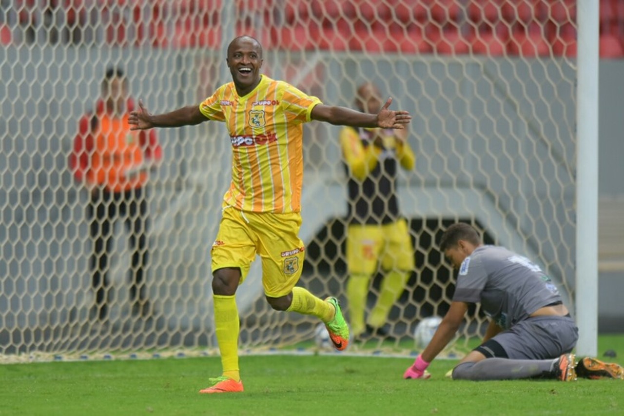 Ex-Fla e PSG, Reinaldo procura clube aos 39 anos e projeta virar treinador: Tenho esse sonho