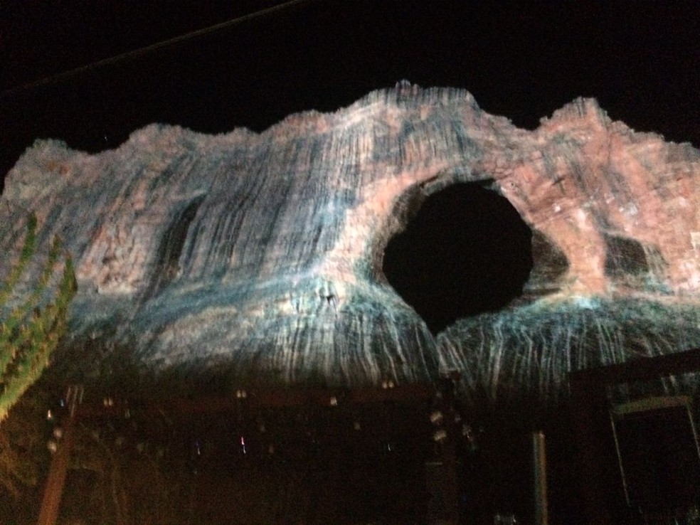 Projeções na Pedra Furada encantaram o público (Foto: Marcelo Moreira/Arquivo pessoal)