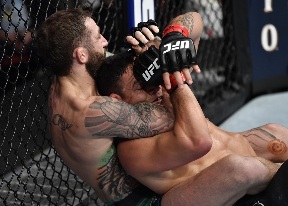 Michael Chiesa Rafael dos Anjos UFC Raleigh — Foto: Getty Images
