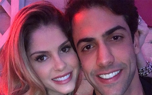 B Rbara Evans Celebra Um M S De Namoro Primeiro De Muitos Quem Quem News