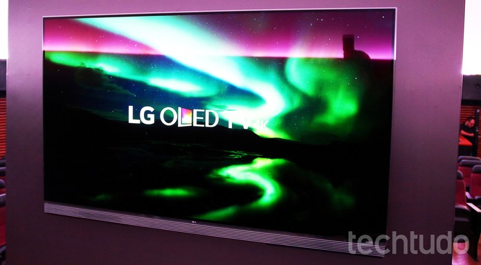 Nova TV OLED 4K LG traz imagens impressionantes, mas tem visual discreto (Foto: Fabrício Vitorino/TechTudo)