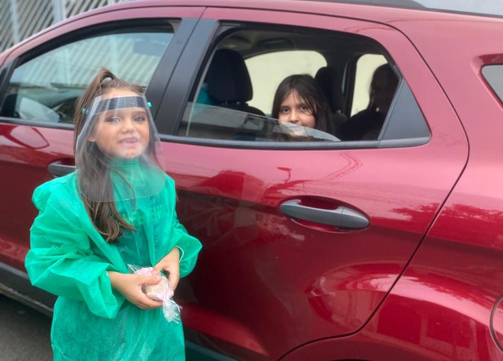 Menina de 7 anos pede doa&ccedil;&otilde;es de cestas b&aacute;sicas como presente de anivers&aacute;rio em Sorocaba &mdash; Foto: Janaina Ellen Rosa Santiago/Arquivo pessoal