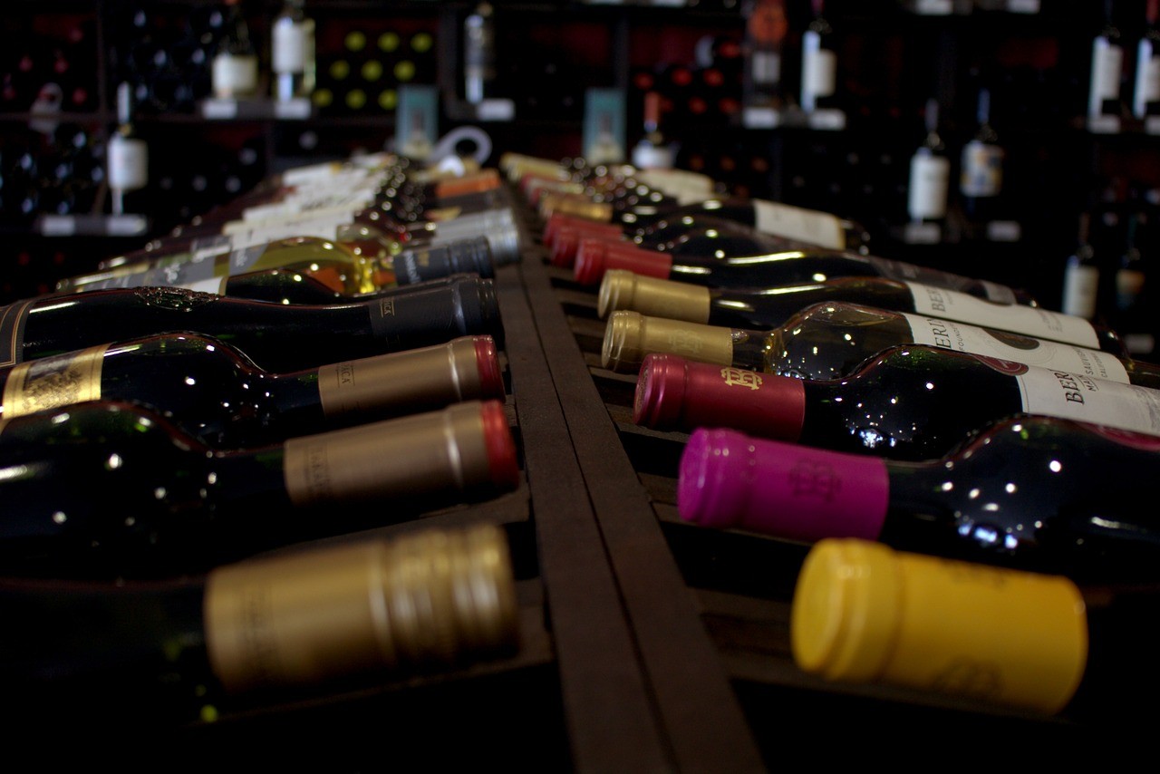 A posição dos vinhos também interfere na conservação de sua qualidade: prefira mantê-los deitados  (Foto: Pixabay / Creative Commons)
