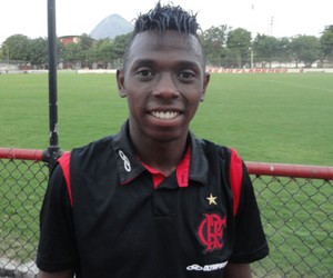Madureira adquire os direitos do meia Fernandinho, ex-Flamengo