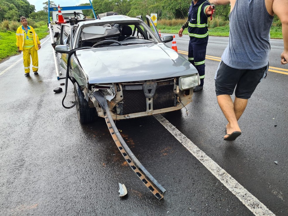 Acidente aconteceu na SP-294 no distrito de Universo, em Tupã — Foto: João Trentini/Divulgação