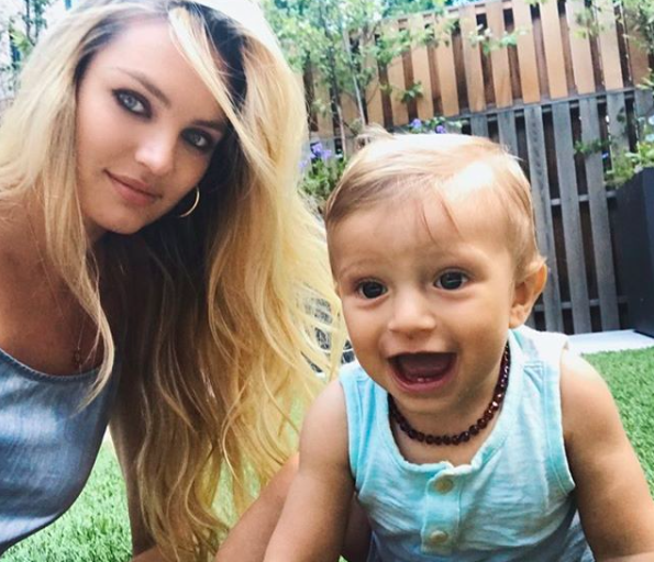 Candice Swanepoel e o filho Anacã (Foto: reprodução/Instagram)
