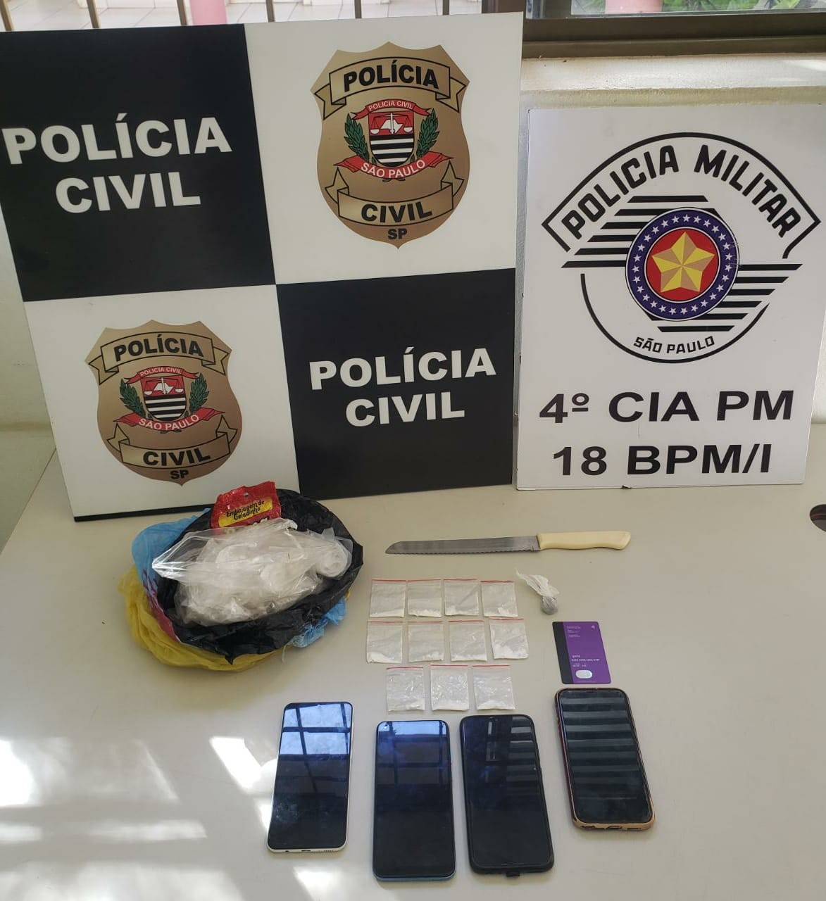 Operação contra o tráfico de drogas cumpre mandados de busca e prende cinco pessoas em Álvares Machado 