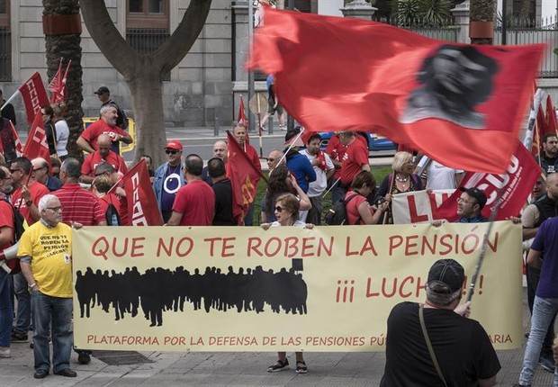Trabalhadores protestam na Espanha  (Foto: EFE)