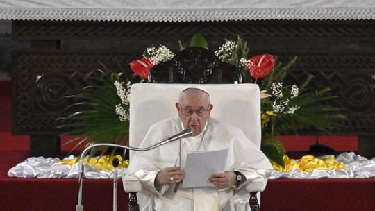 Papa Francisco se equilibra entre modernidade e necessidade de união