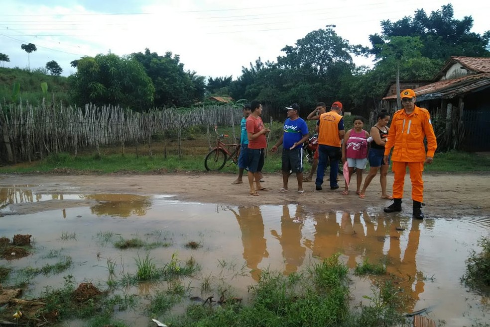 Defesa Civil e Corpo de Bombeiros alertam famílias sobre risco de inundação em Luzilândia, no Piauí — Foto: Divulgação/ Prefeitura de Luzilândia