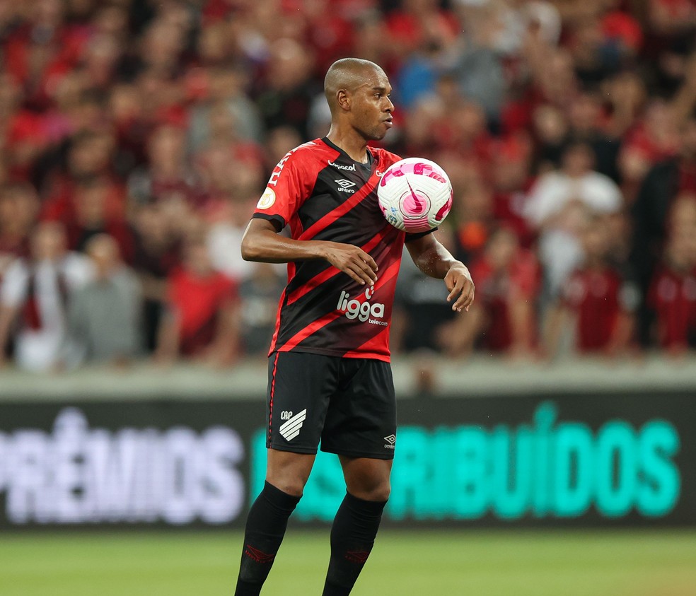 Fernandinho Athletico &mdash; Foto: Jos&eacute; Tramontin/Athletico