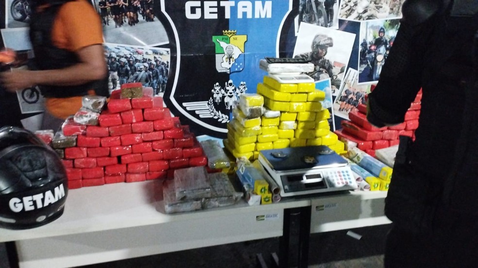 Droga apreendida em Aracaju (SE) — Foto: PMSE