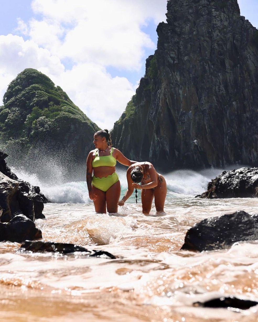 Mirella Santos e MC Loma se divertem em Noronha &mdash; Foto: Reprodu&ccedil;&atilde;o Instagram