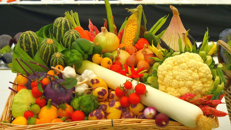 vegetais-hortaliças-frutas-verduras-alimento-comida (Foto: Micolo J/CCommons)