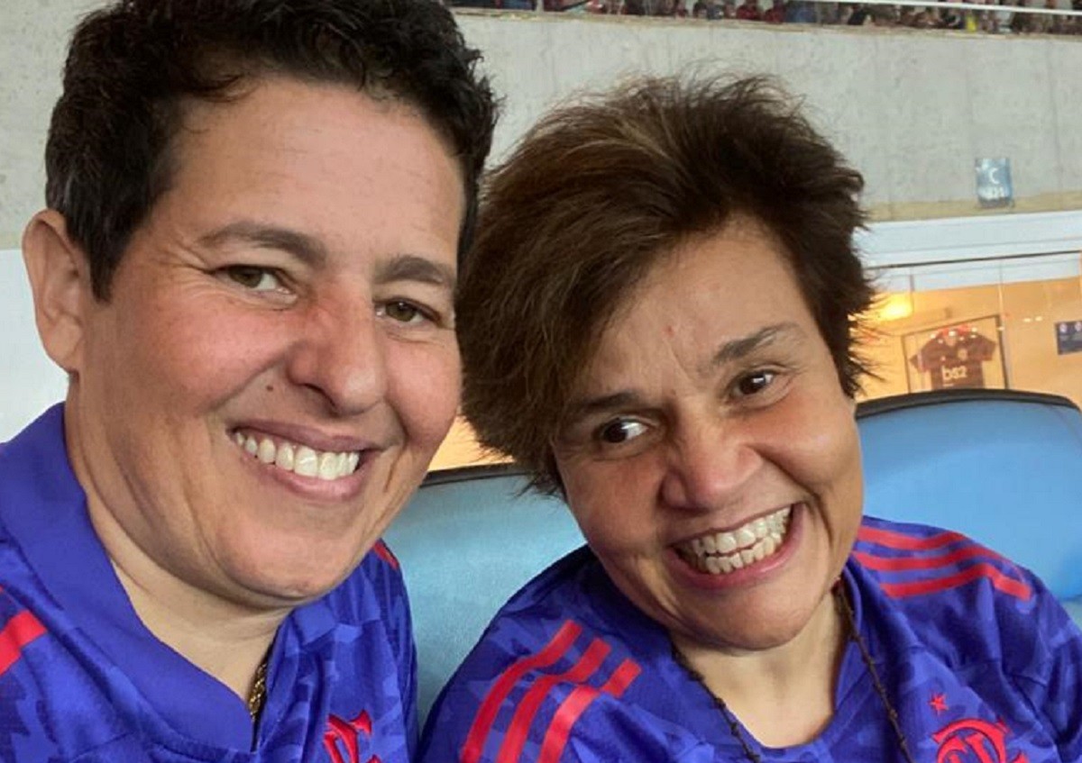 Adriane Bonato e Cláudia Rodrigues assistem a jogo do Flamengo no Maracanã (Foto: Arquivo pessoal)